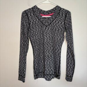 CUDDL DUDS Flex Fit V-Neck Base Layer Women S Black White Thumb Holes